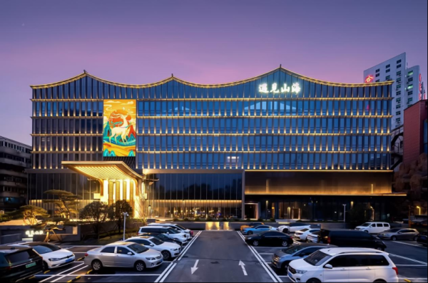 贵丰配资 暑期完美收官丨这个室内度假区，重新定义了城市“微度假”